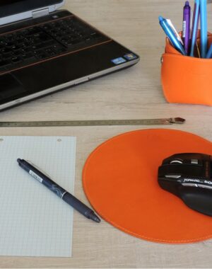 Tapis de souris rond en cuir lisse et Pot crayon bureau cuir accessoire maroquinerie Lyon