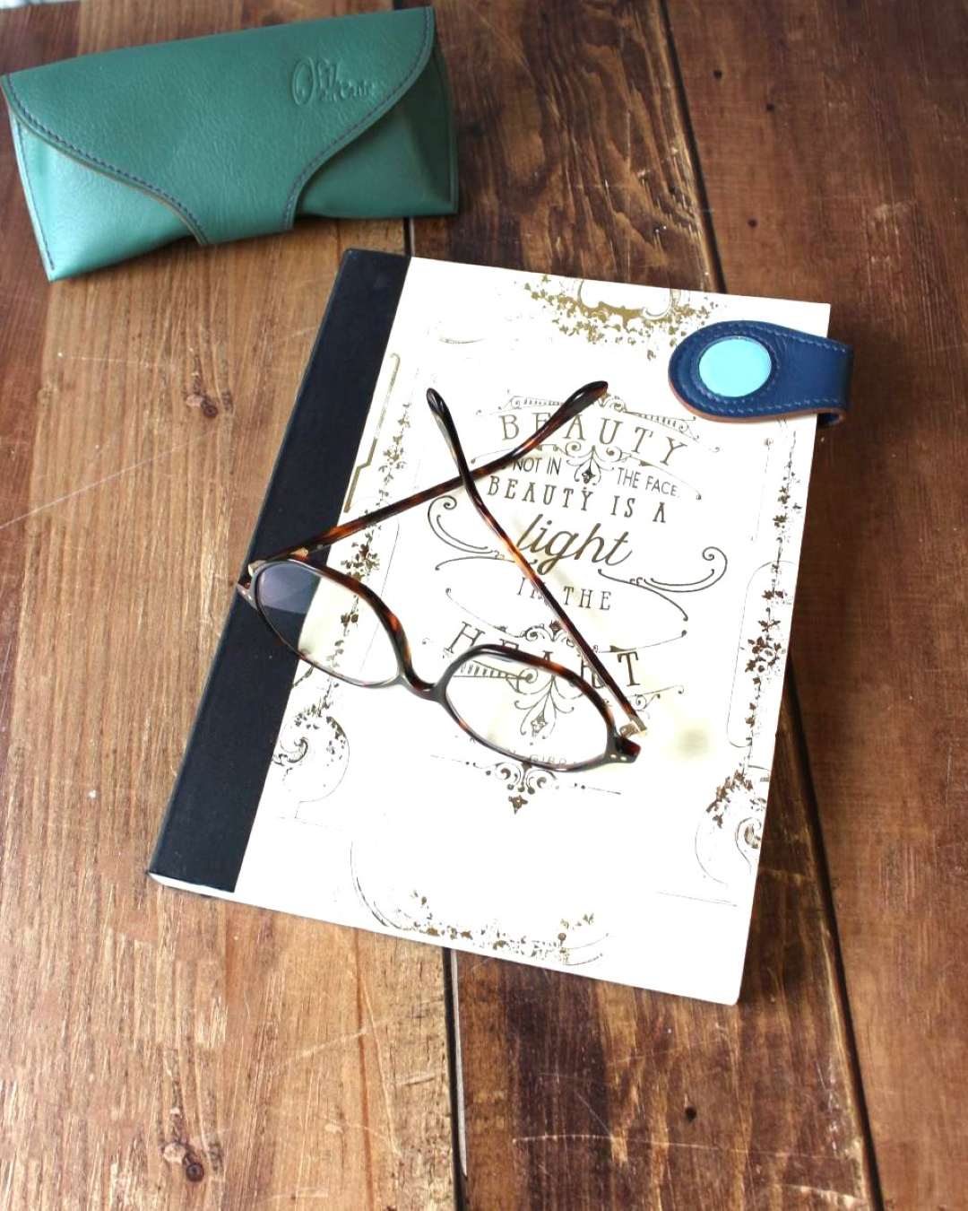 Marque-page-en-cuir Marque page en cuir magnétique pour livre