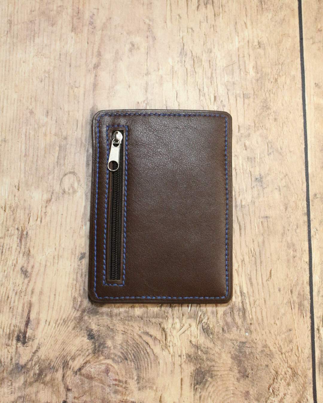 Porte-cartes-en-cuir-marron Porte cartes en cuir pleine fleur marron