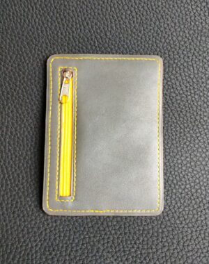 Porte carte ultra fin un portefeuille minimalisme en cuir gris et tissu africain jaune maroquinerie lyon