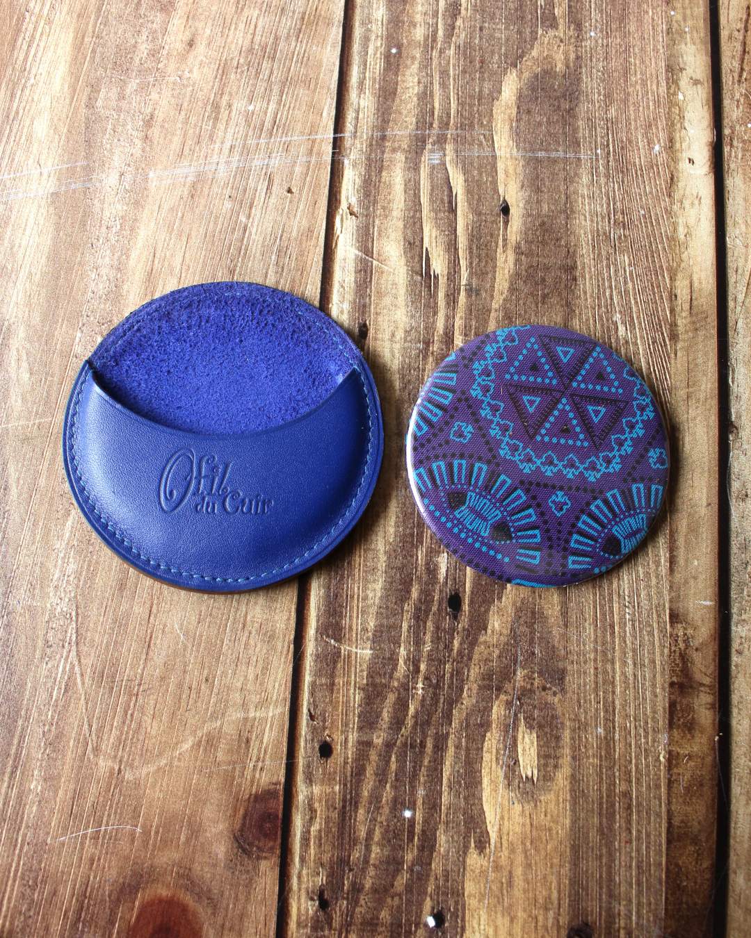 Miroir-rond-bleu-madala Miroir rond en tissu africain mandala violet avec étui en cuir bleu azulon