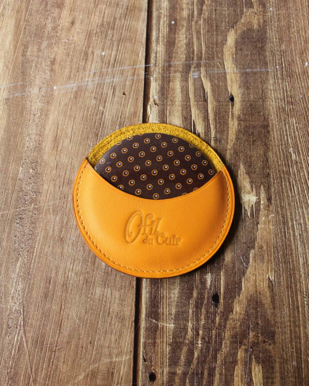 Miroir-rond-jaune Miroir rond en tissu africain petit pois marron avec étui en cuir jaune