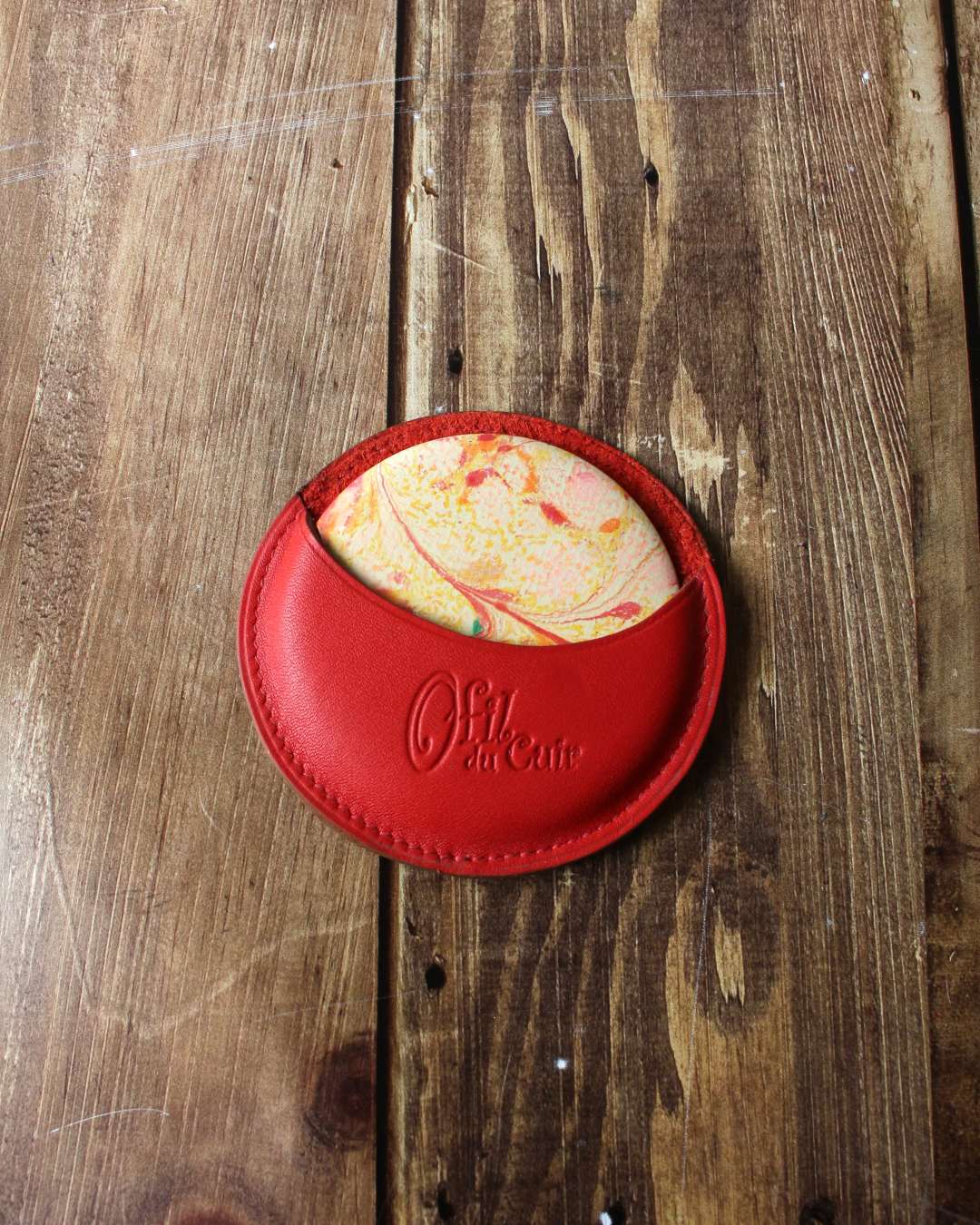 Miroir-rond-rouge Miroir rond en papier japonais avec étui en cuir rouge