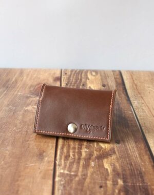 Porte monnaie en cuir carré en forme de cuvette pouvant decevoir de la monnaie et des billets