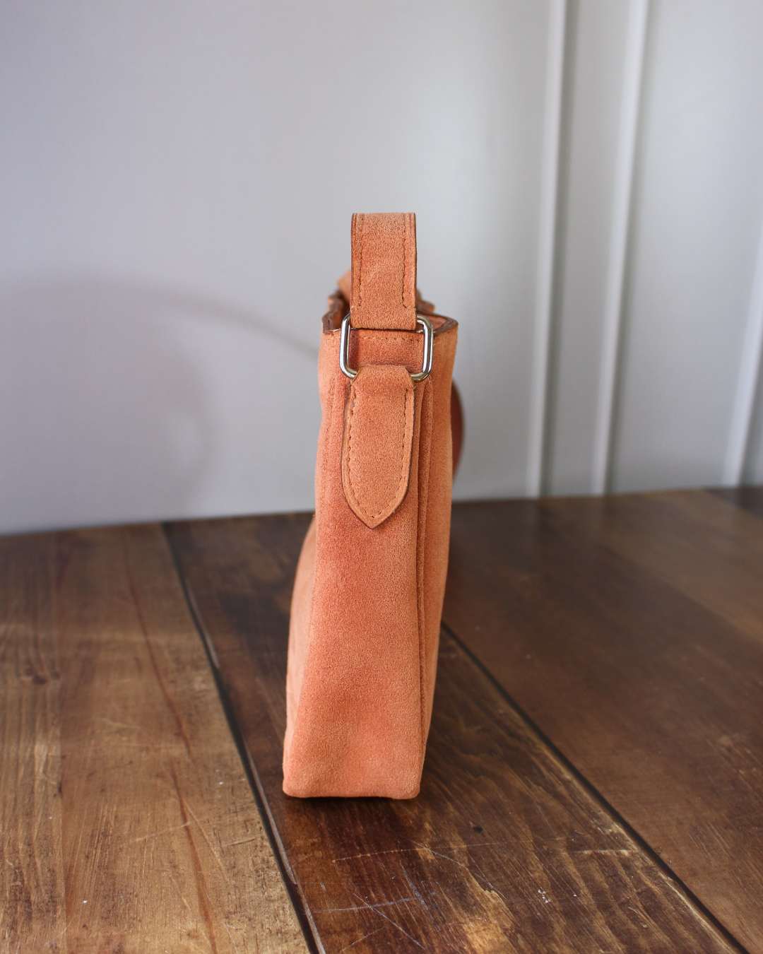 Petit-sac-epaule-en-cuir-velours-brique Petit sac à porter sous le bras en cuir veau velours brique