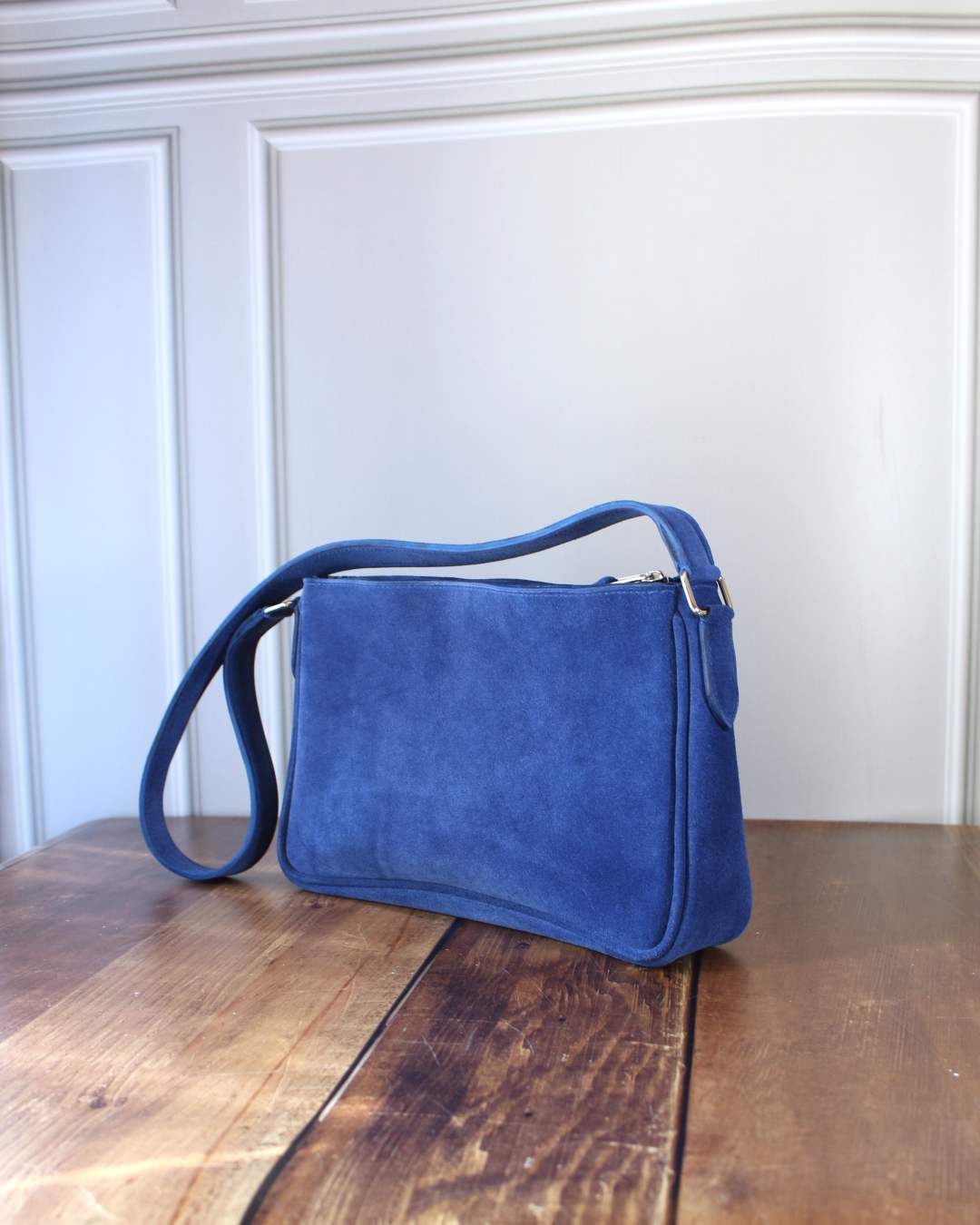 Sac-epaule-en-cuir-bleu Sac à l'épaule en cuir bleu veau velours