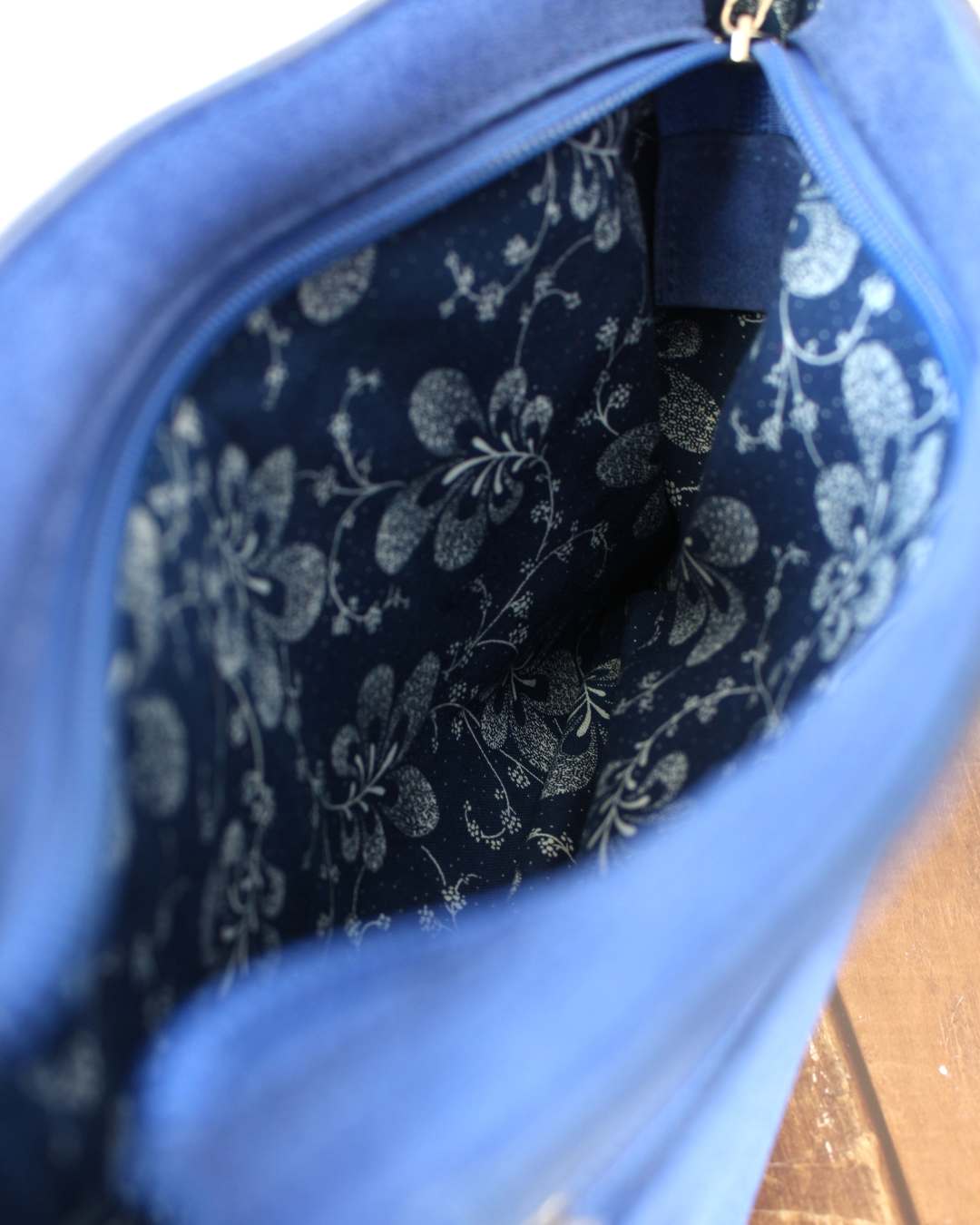 Sac-epaule-en-cuir-doublure-tissu-africain Sac à l'épaule en cuir intérieur doublé tissu africain